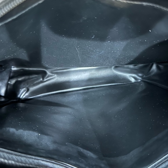 Bally Vintage Italian Calfskin Tote with Gold B Hardware – Made in Italy 86–90 - Picture 11 of 12